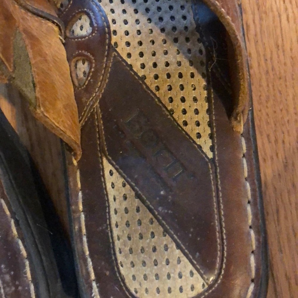 Sandals - Picture 2 of 3